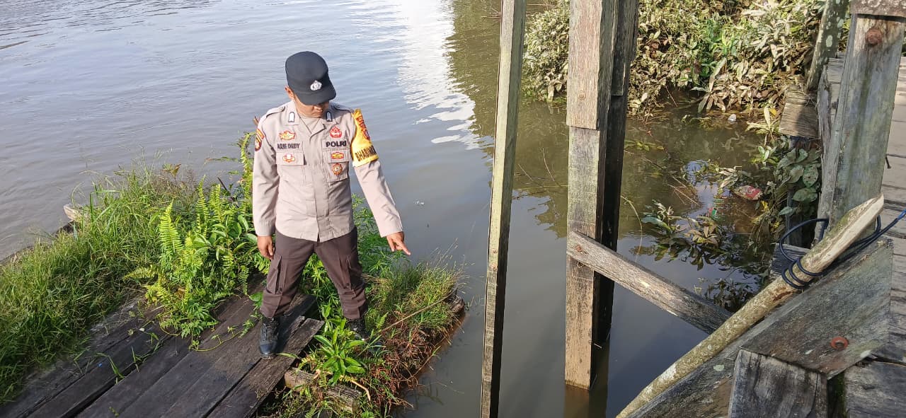 Piket Polsek Cek Debit Air Sungai Lamandau