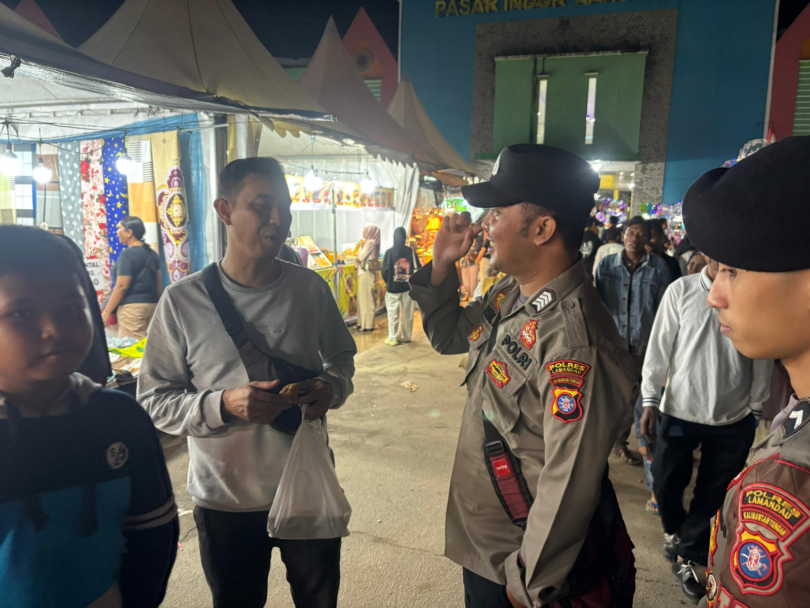 Piket Polsek Bulik melaksanakan sambang dan Silaturahmi kemasyarakat