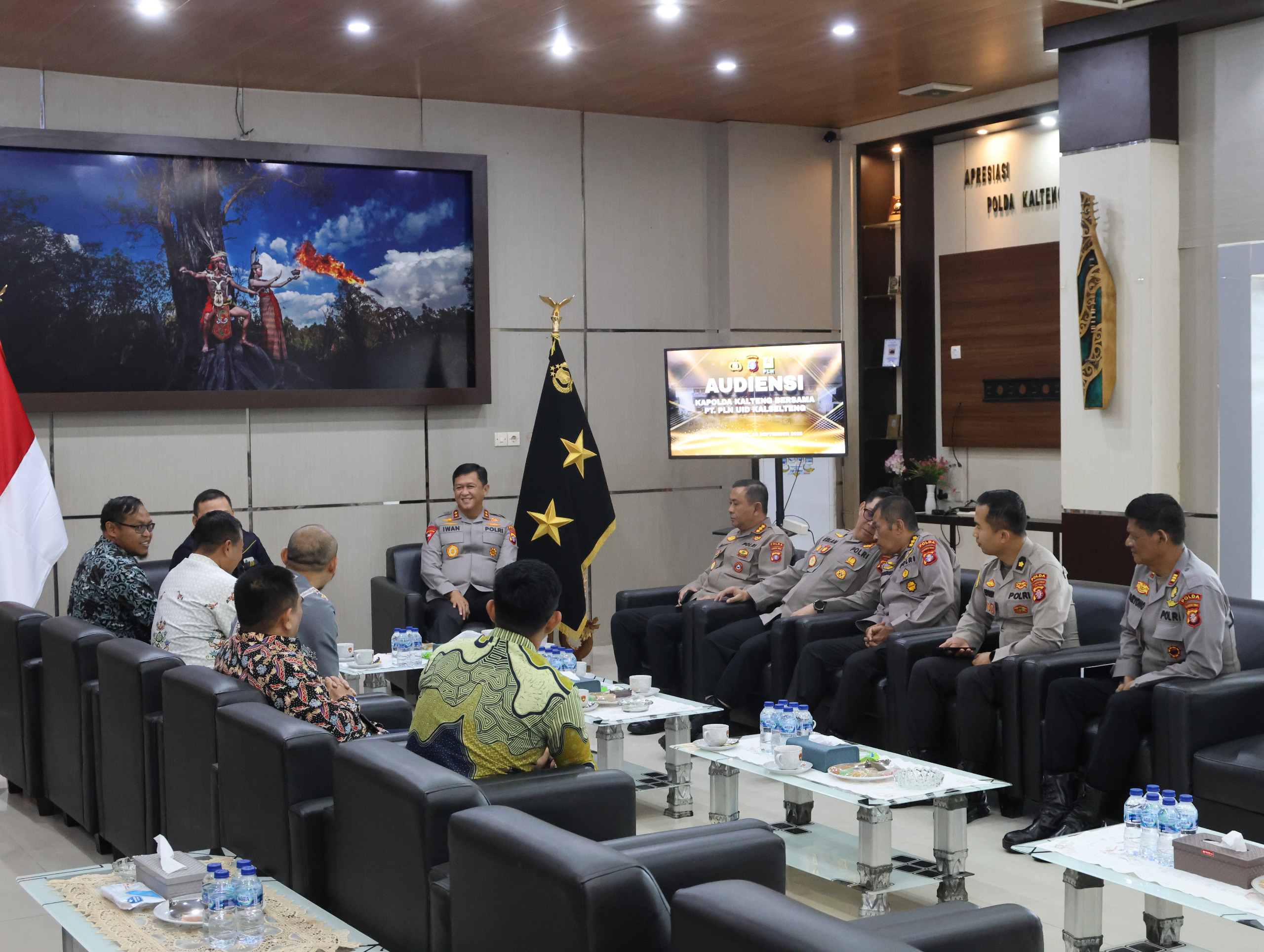 Perkuat Sinergi Dukung Pemerataan Akses Energi, Kapolda Kalteng Audiensi Bersama PT. PLN UIP KLB