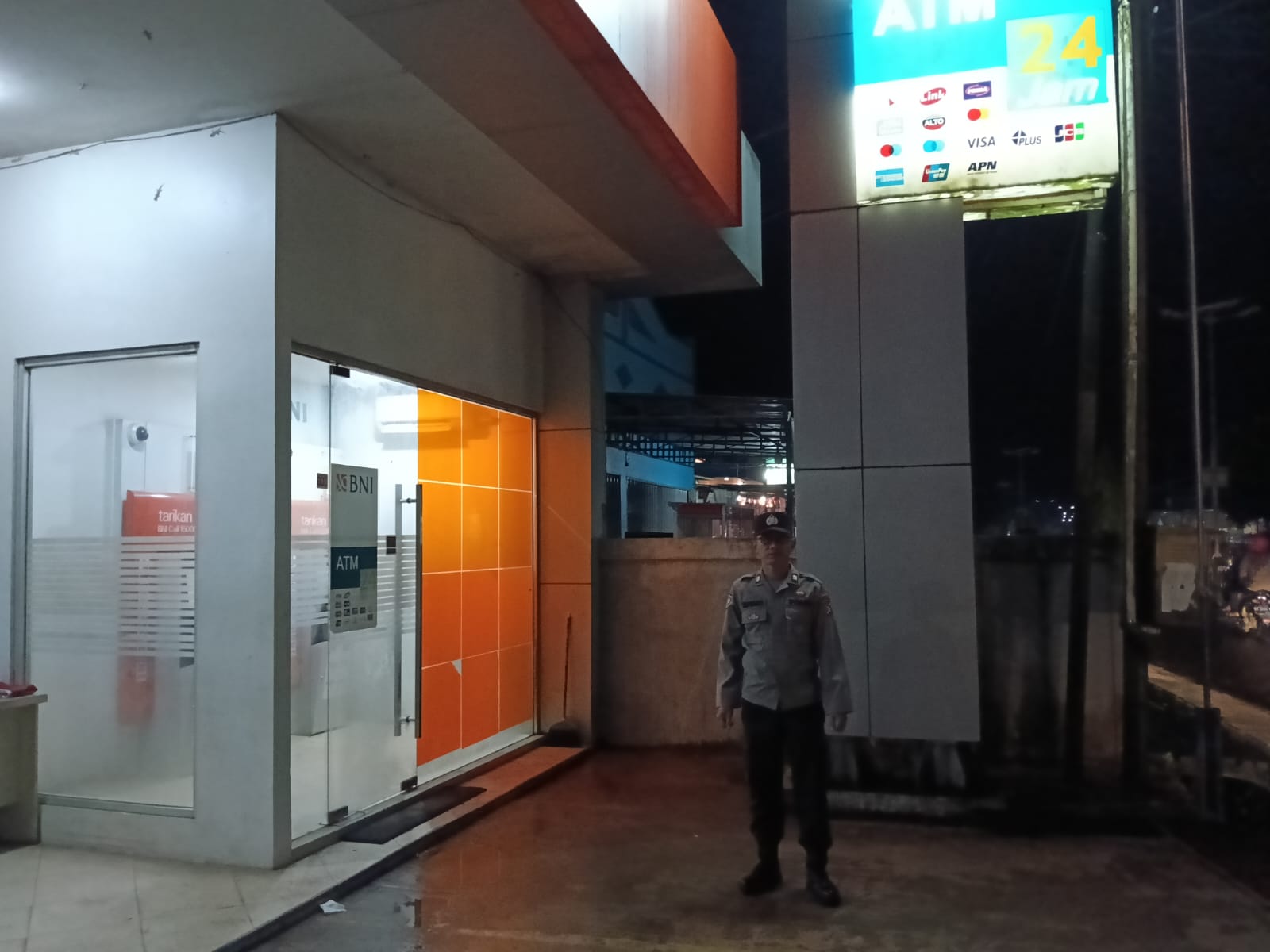 Piket Malam Polsek Bulik Patroli ke Perbankan (ATM) diwilkum Polsek Bulik