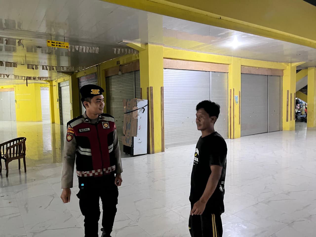 Sat Samapta Laksanakan Sambang Ke Pertokoan