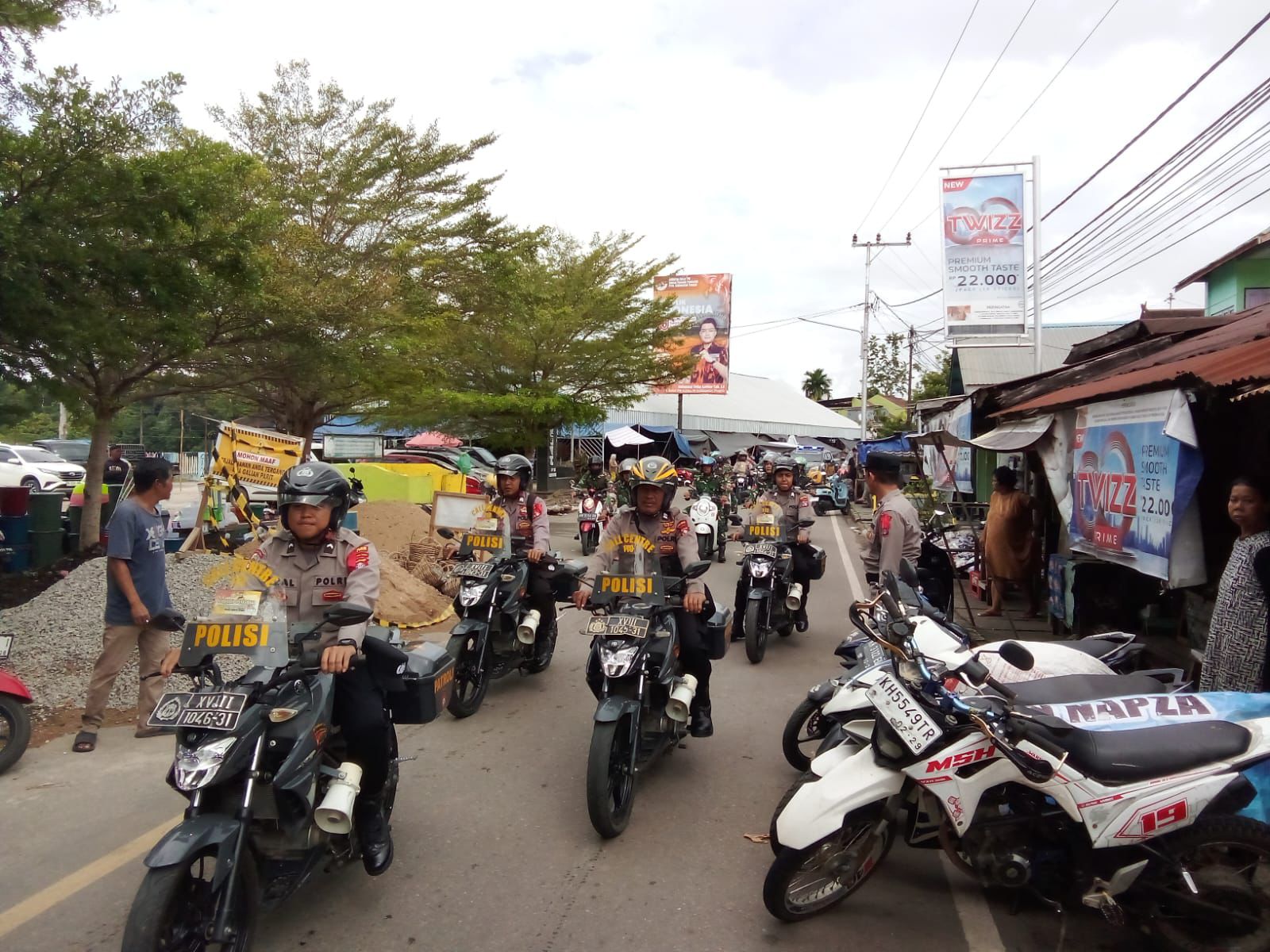 Polres Barito Utara Pimpin Patroli Gabungan Cipta Kondisi Pasca Putusan MK, Tegaskan Komitmen Jaga Kamtibmas
