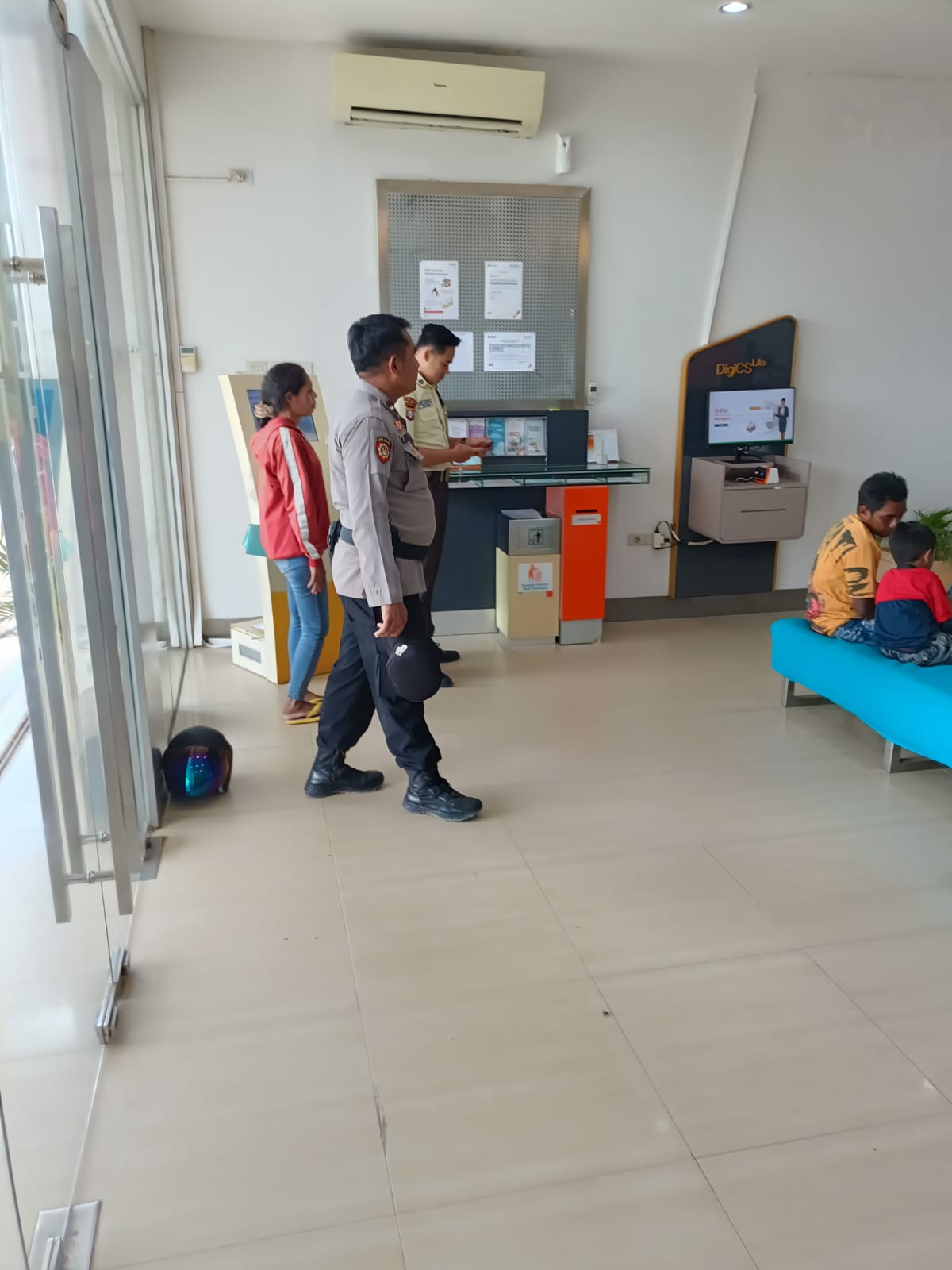 Polsek Bulik Patroli Sambangi Satpam Bank BNI