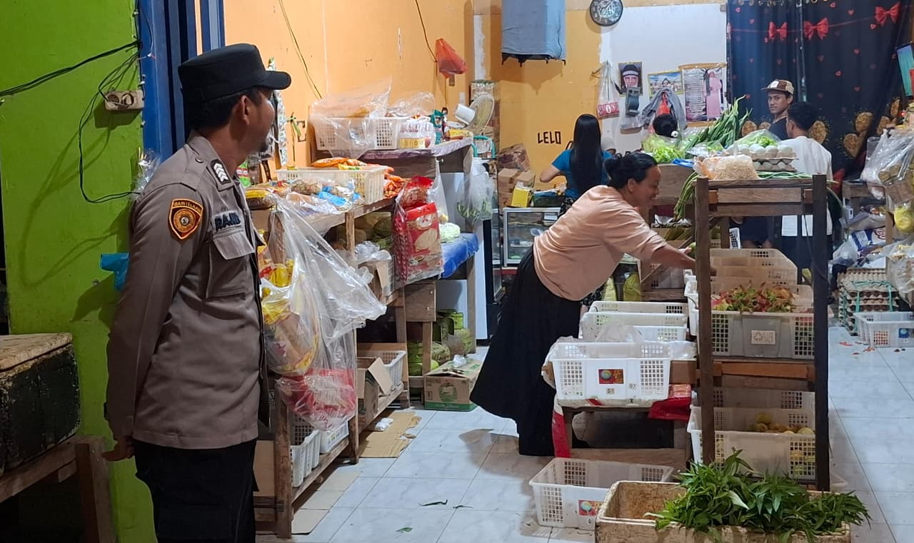 Piket Polsek Lamandau Silaturahmi Ke Pedagang