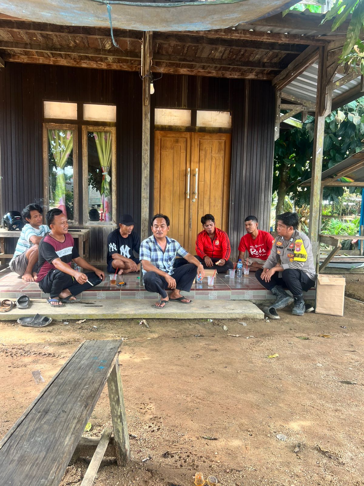 Piket Polsek Lamandau Sosialisasikan Penanggulangan Premanisme Berkedok Ormas