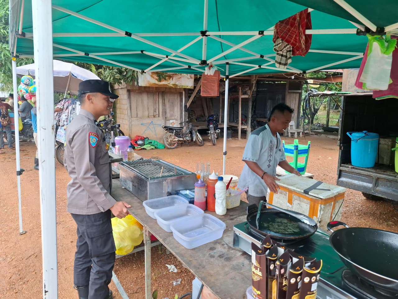 Piket Polsek Lamandau Silaturahmi Ke Pedagang