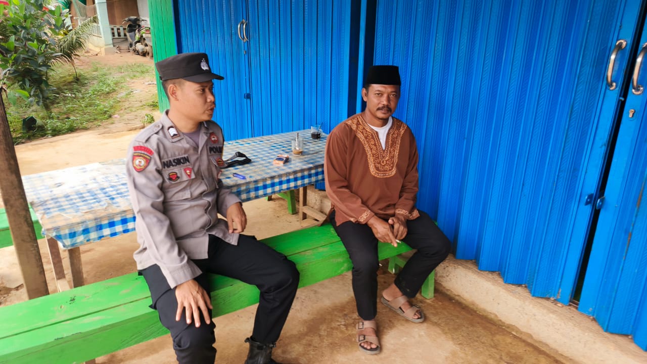 Bhabinkamtibmas Sambang ke Rumah Warga