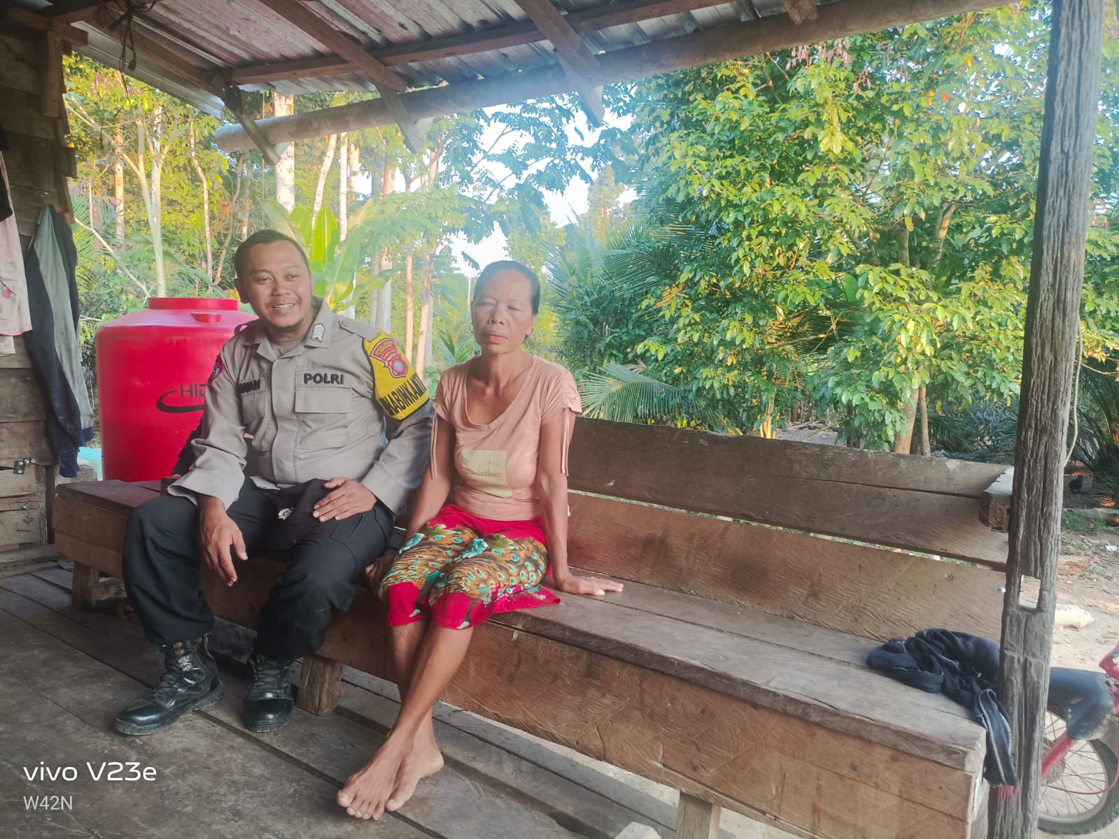 Bhabinkamtibmas Sambang ke Rumah Warga