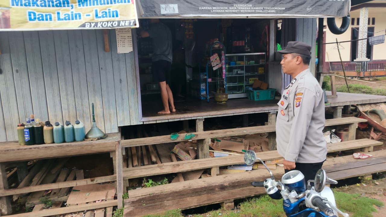 Piket Polsek Delang melaksanakan Silaturahmi ke warga masyarakat