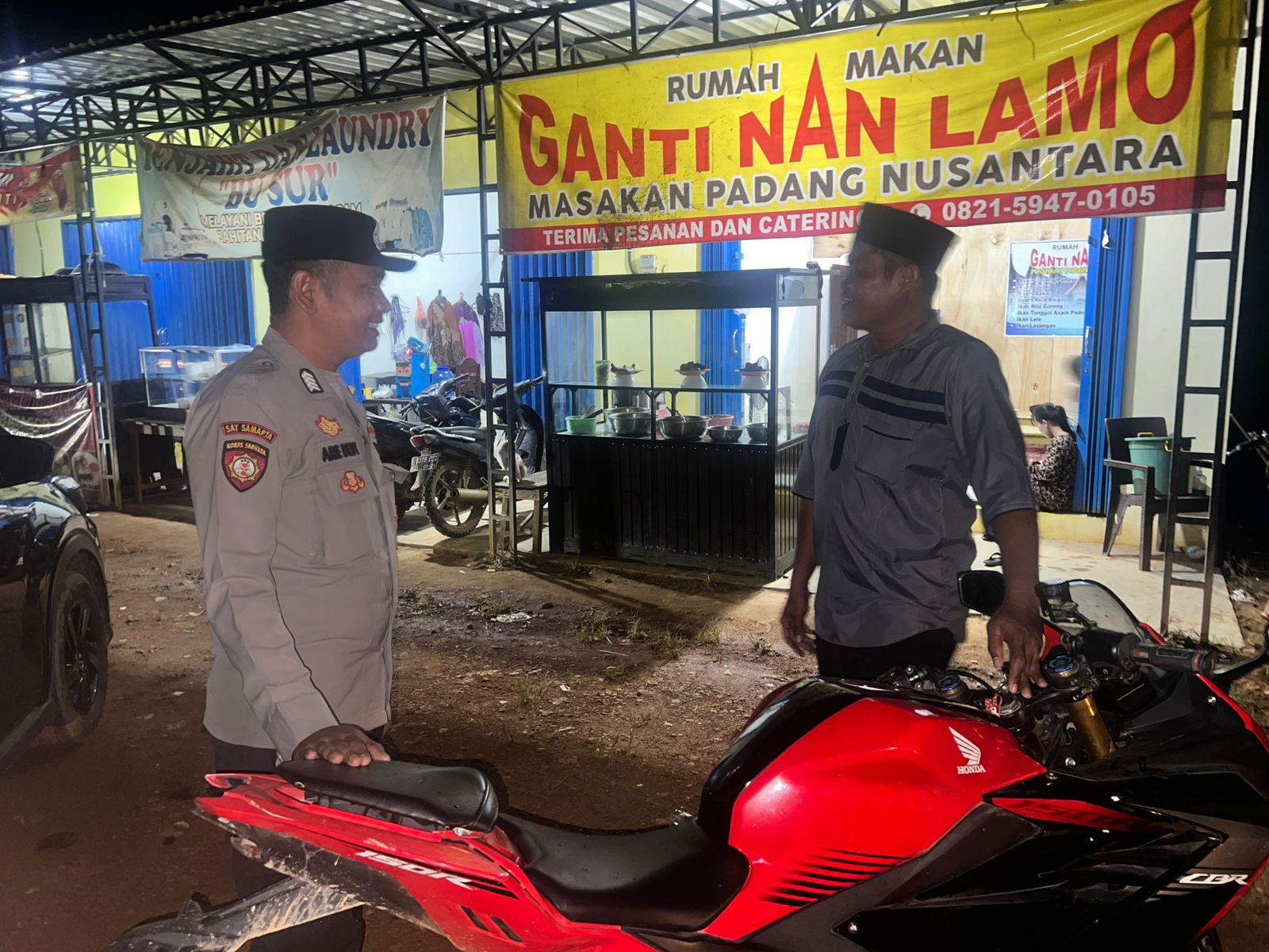 Piket Polsek Lamandau Silaturahmi Ke Pedagang