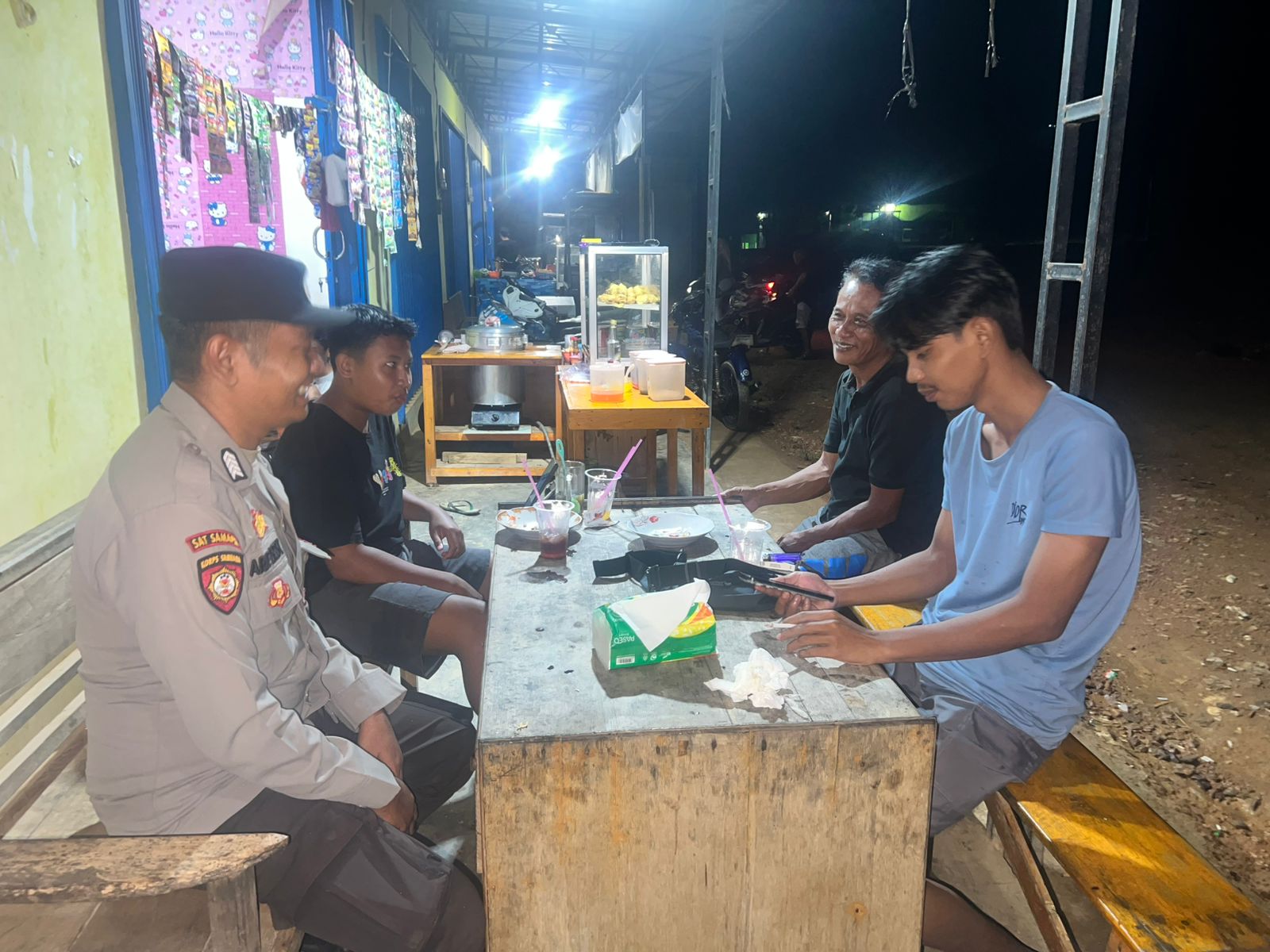 Personil Polsek Sambang kepada Masyarakat