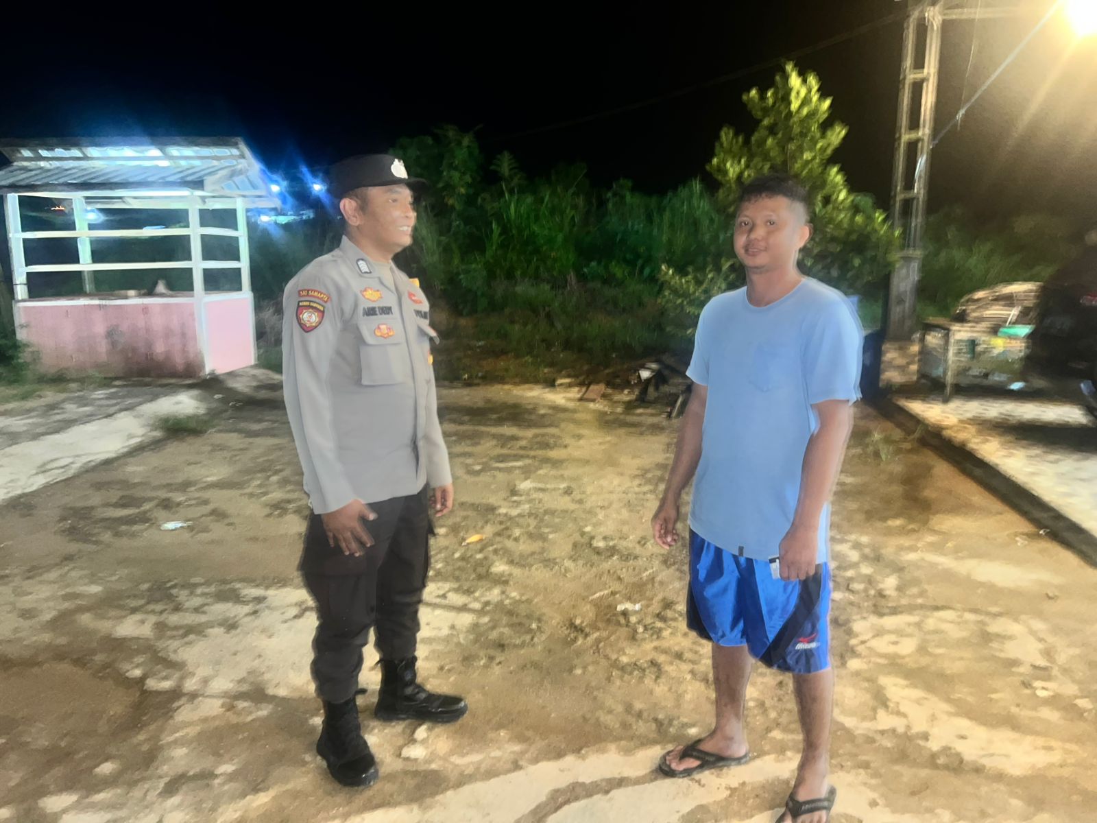 Piket Polsek lamandau melaksanakan Silaturahmi ke masyarakat