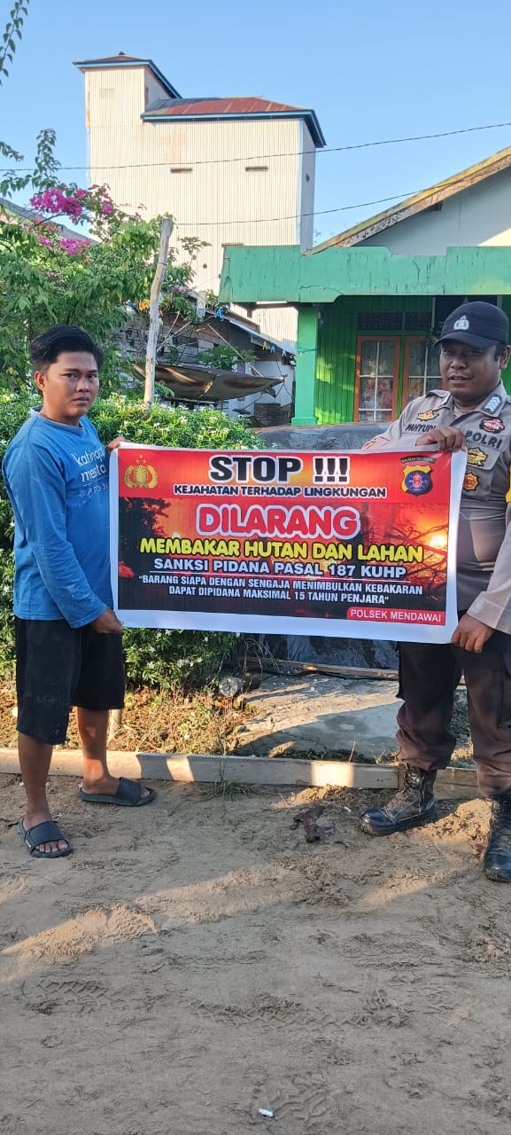 Ciptakan lingkungan sehat Polsek Tws Garing dan Pulau Malan sosialisasi Stop Karhutla.
