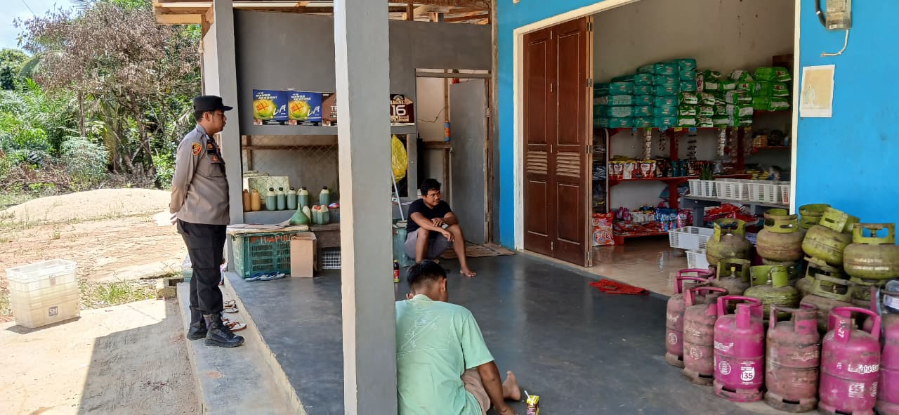 Piket Polsek Lamandau Silaturahmi Ke Pedagang