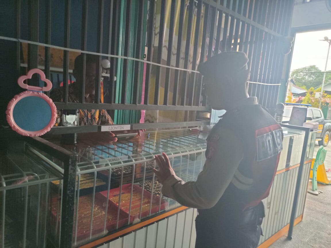 Sat Samapta Laksanakan Sambang Ke Pertokoan