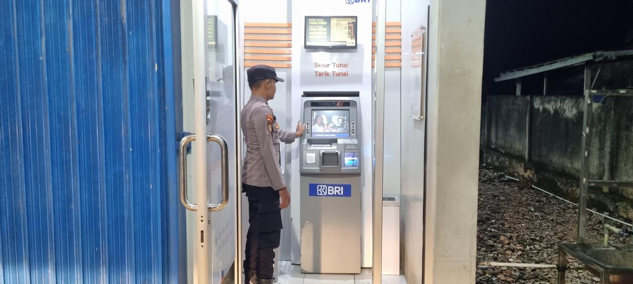 Piket Polsek Patroli dimalam hari ke Perbankan Atm