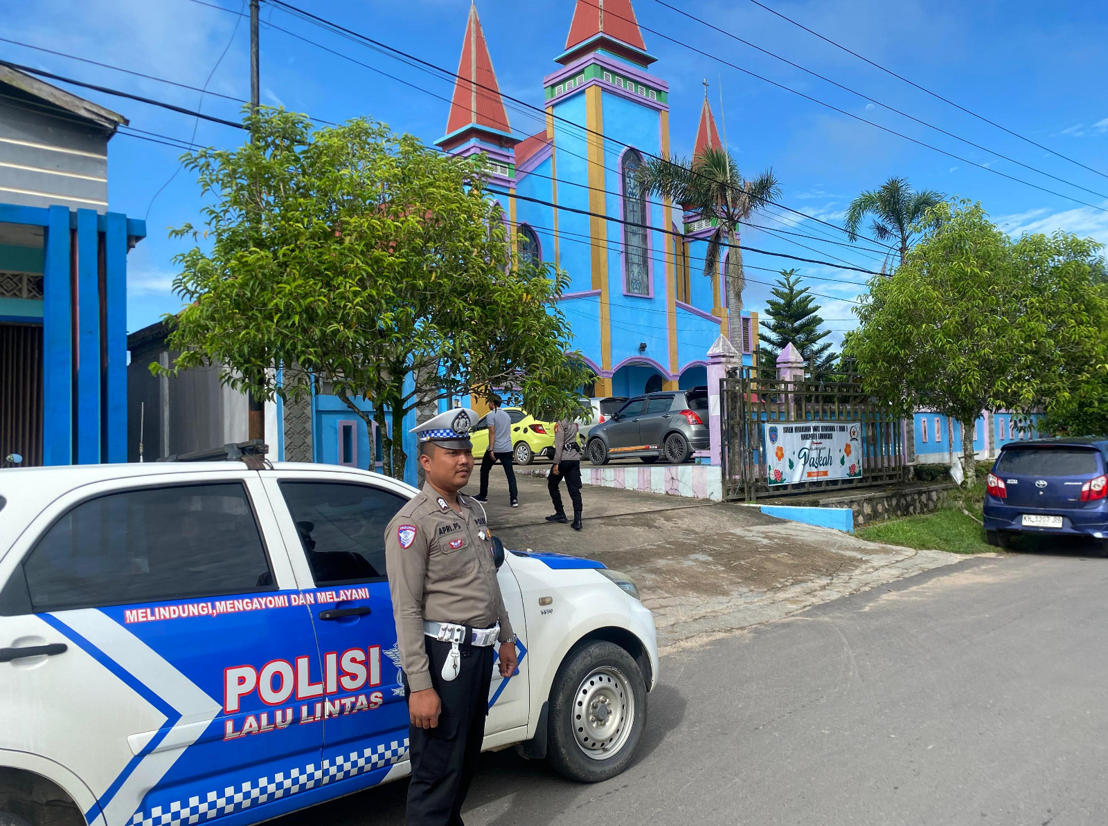 Satlantas Polres Lamandau Lakukan Pengaturan di Depan Gereja