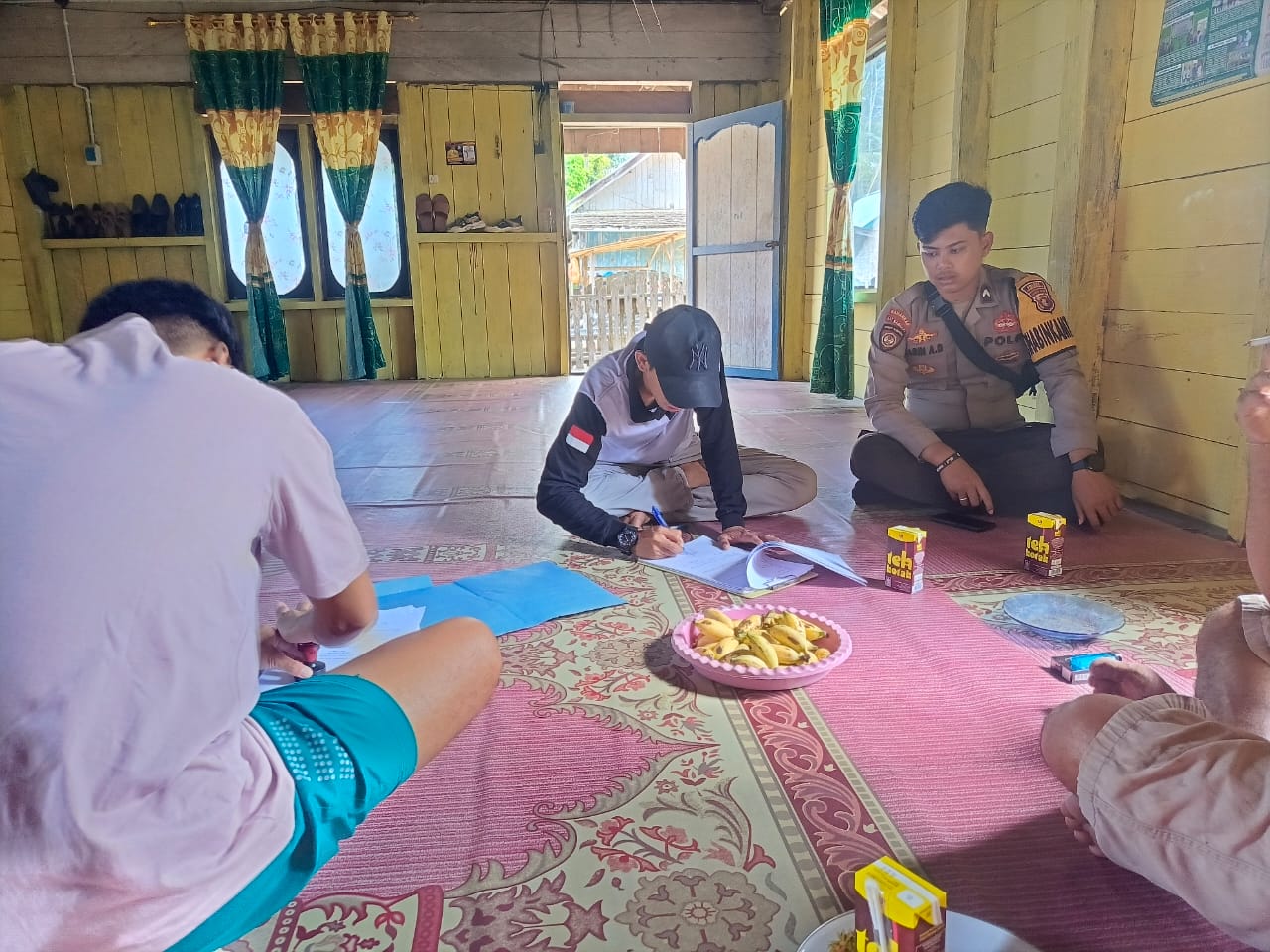 Personil Polsek Sematu Jaya laksanakan Patroli diwilkum Polsek Sematu Jaya