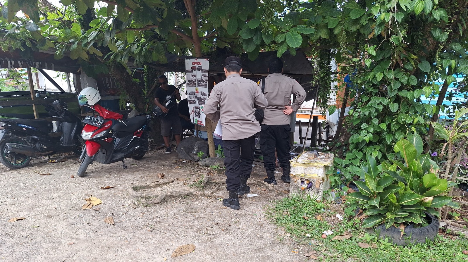 Dalam Rangka Menjaga Situasi Kamtibmas yang Kondusif, Polsek Teweh Tengah Laksanakan Patroli