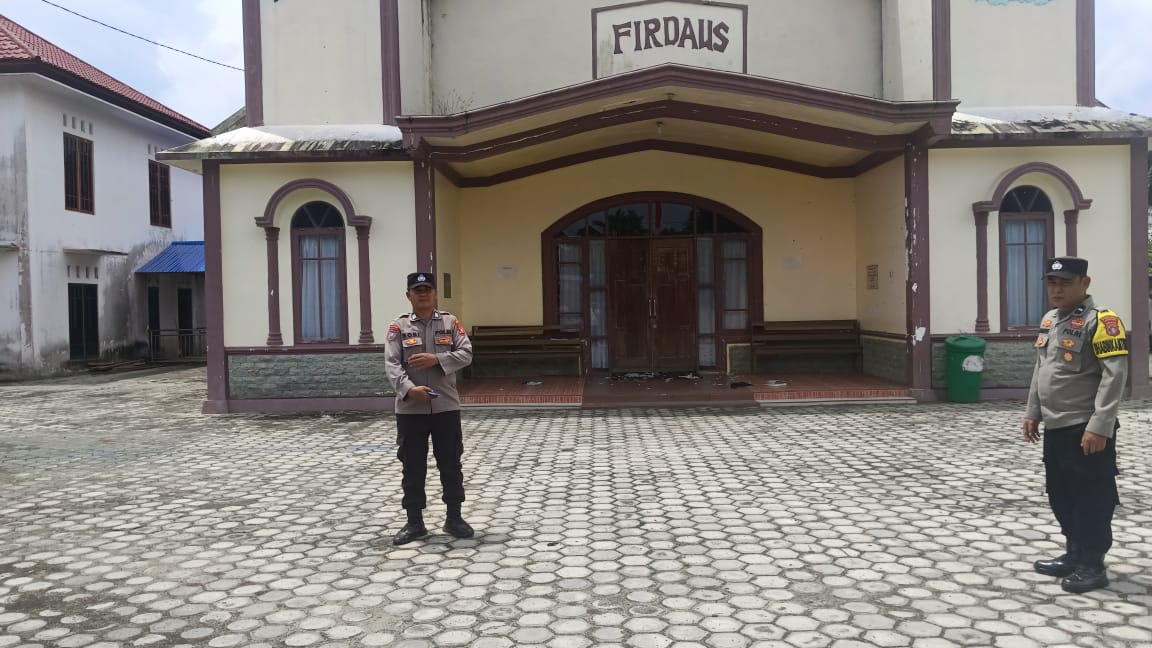 Tingkatkan Sitkamtibmas, Pers Polsek Marikit Laksanakan Pam Ibadah Minggu.