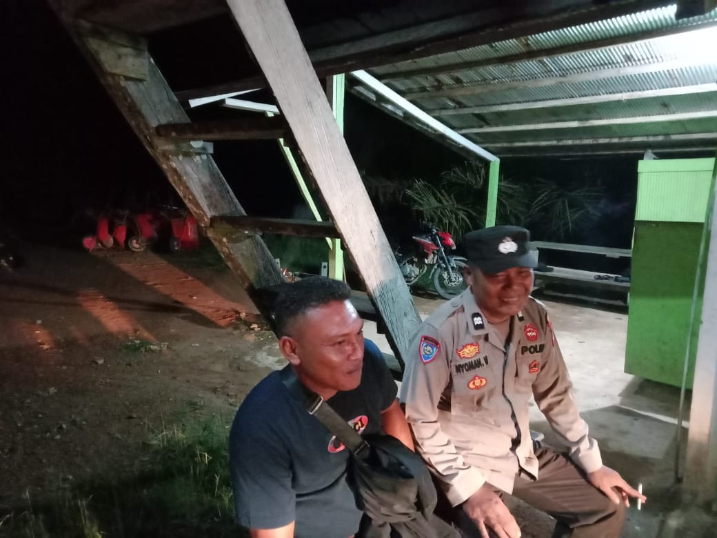 Personil Polsek Sambang kepada Masyarakat