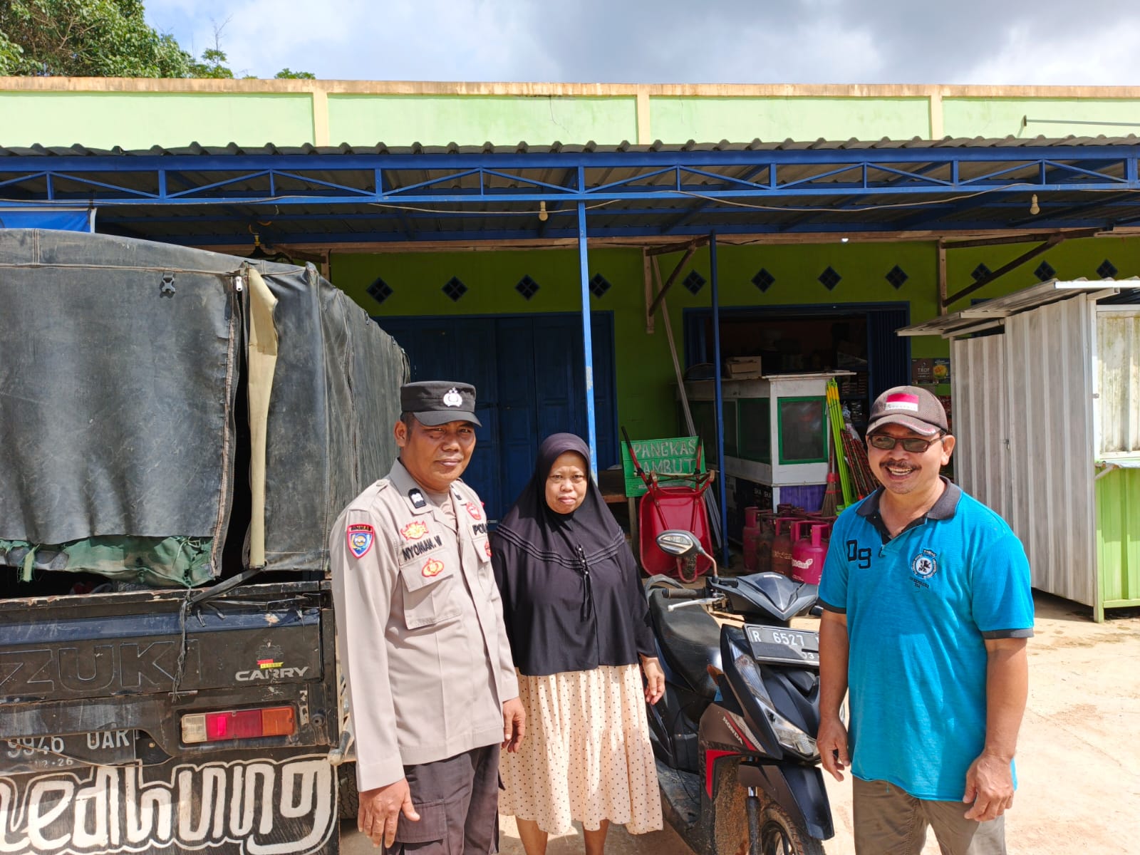 Personel Polsek lamandau melaksanakan sambang kerumah warga