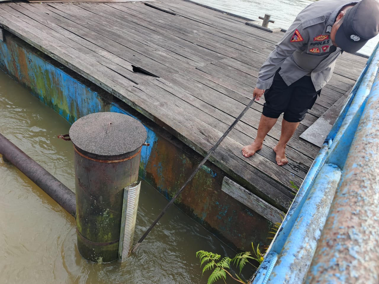 Piket Polsek Bulik Cek debit air di Kelurahan Nanga Bulik