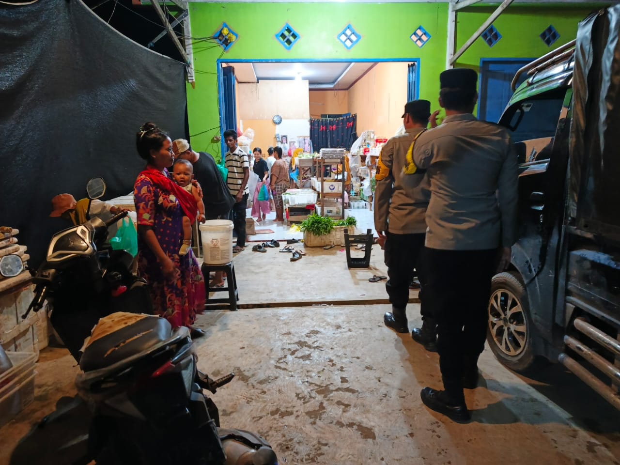 Piket Polsek Lamandau Silaturahmi Ke Pedagang