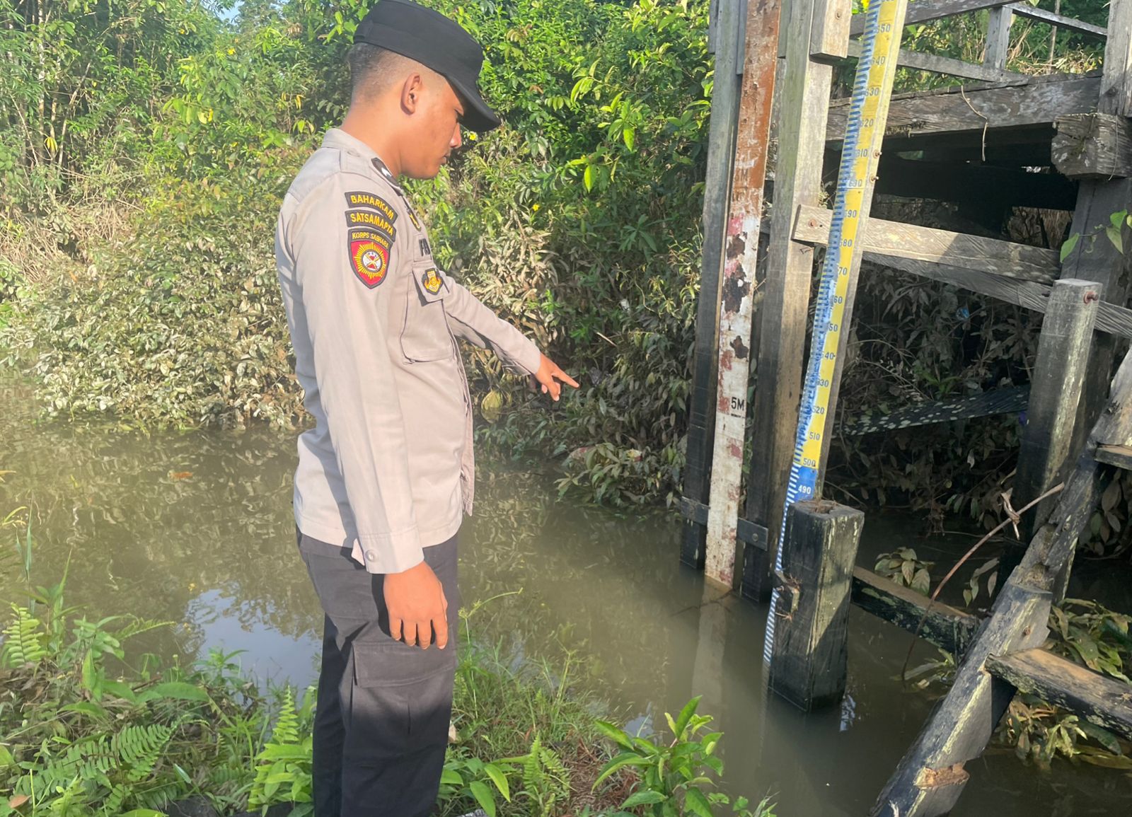 Piket Polsek Cek Debit Air Sungai Lamandau