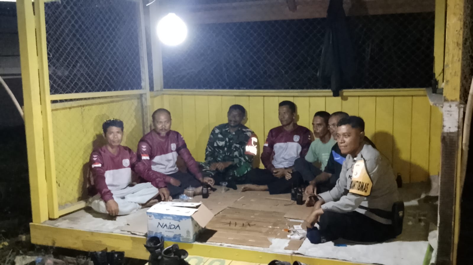 Bhabinkamtibmas Sambang Poskamling Ajak Warga Jaga Kamtibmas