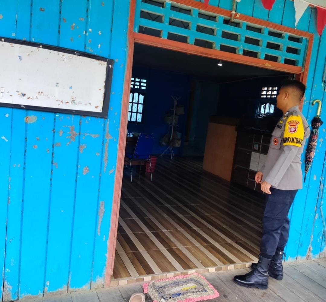 Piket Polsek Delang melaksanakan Silaturahmi ke warga masyarakat