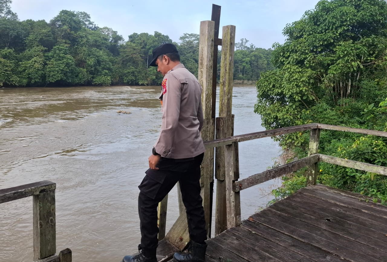 Piket Polsek Cek Debit Air Sungai Lamandau