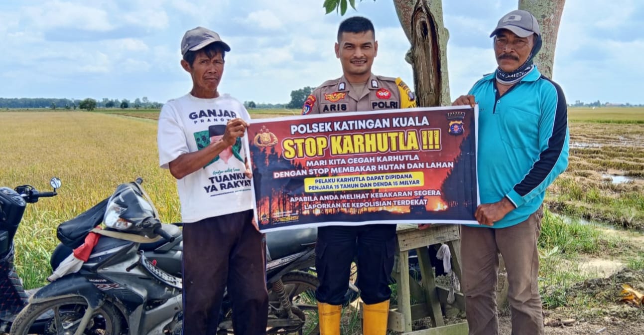 Bhabinkamtibmas Desa Jaya Makmur  Sosialisasi Himbauan tentang Karhutla Kepada petani.
