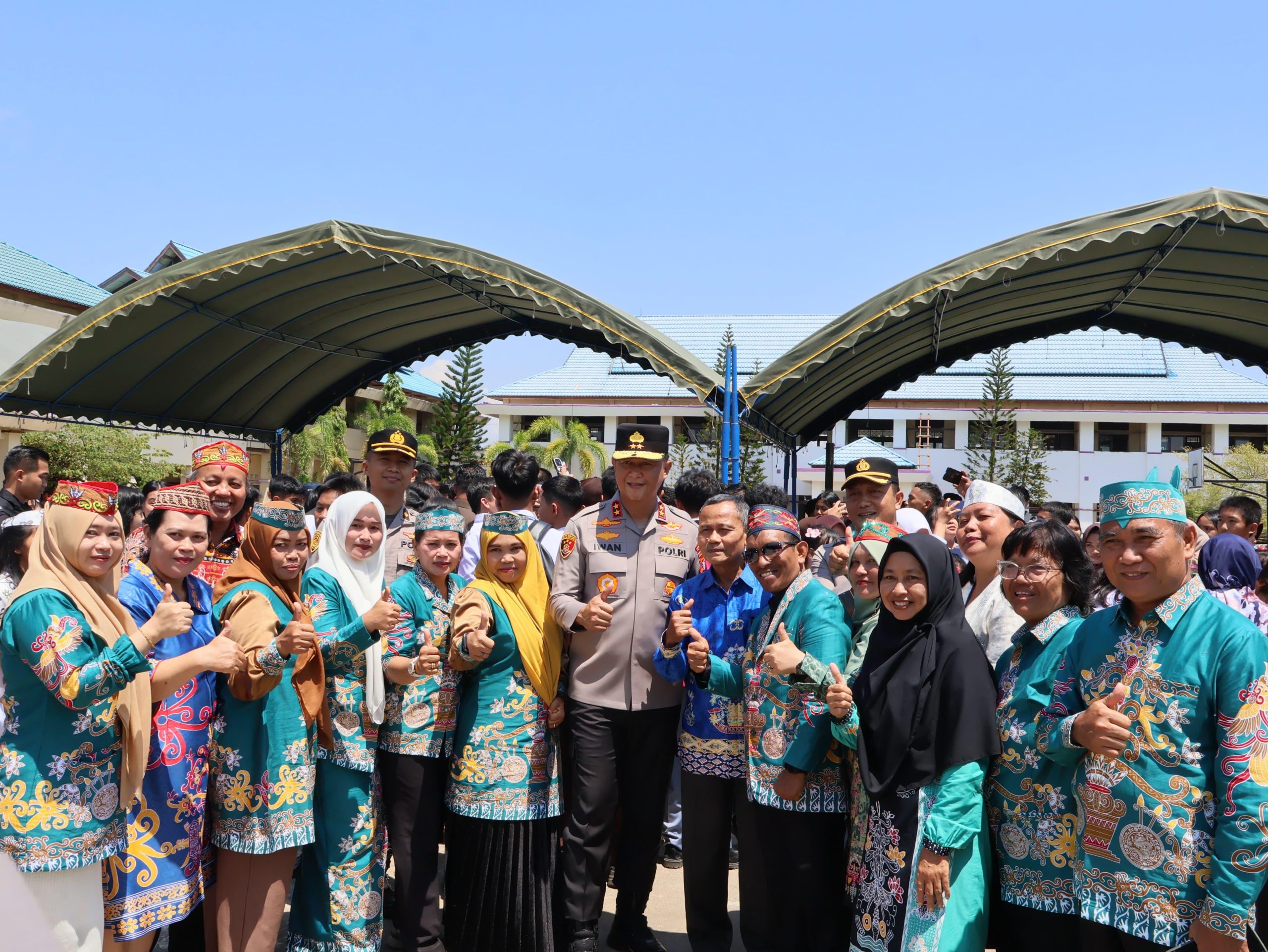 Tinjau MBG Bersama Gubernur dan Pangdam, Kapolda Kalteng Harapkan Program Ini Dapat Tingkatkan Gizi Anak-Anak di Barsel