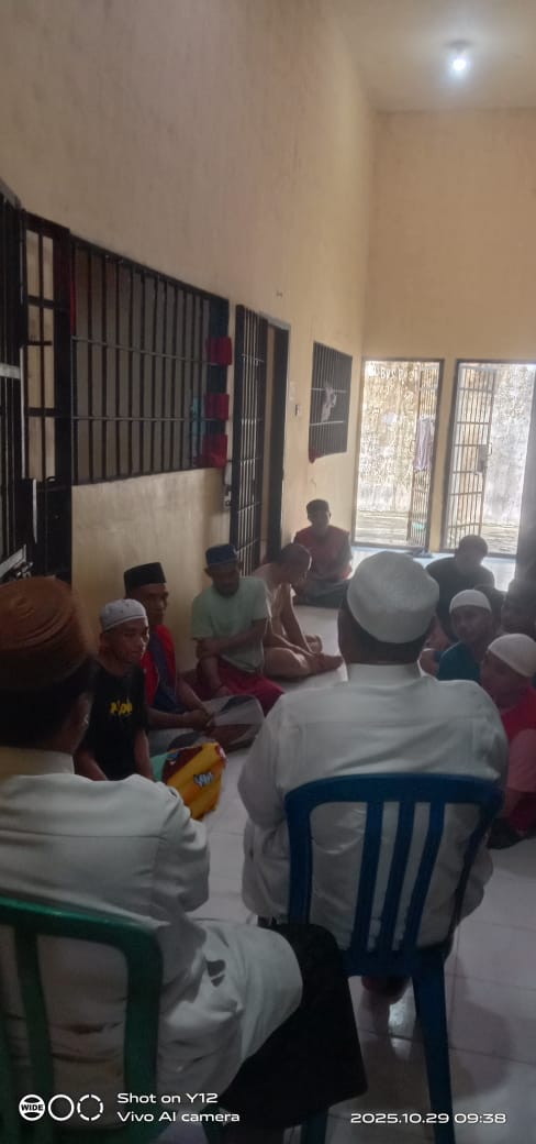 Sat Tahti Polres Katingan melaksanakan Pembinaan Rohani terhadap seluruh Warga Binaan di Rutan Polres Katingan.
