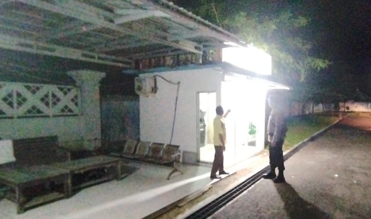 Polsek Bulik Patroli Sambangi Satpam Bank Kalteng