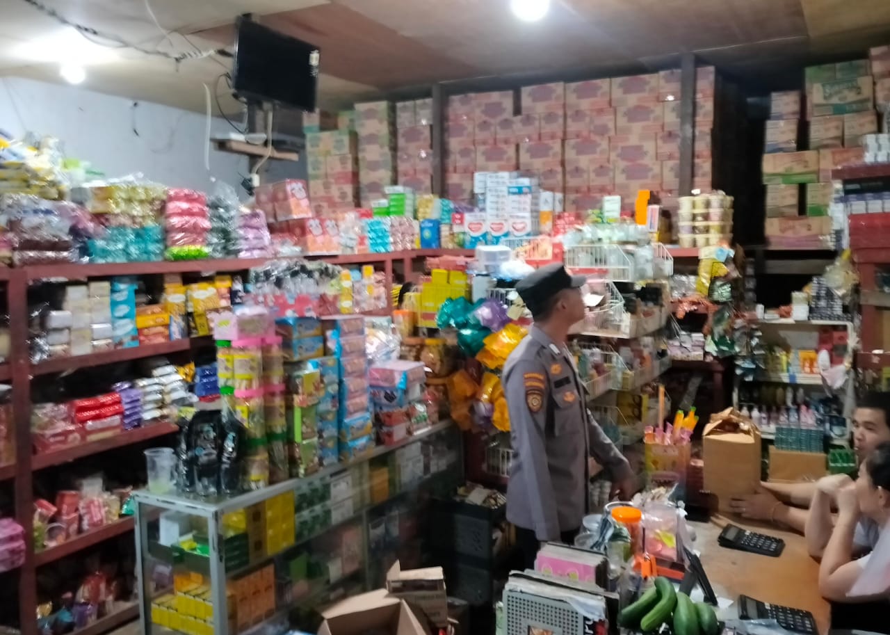 Piket Polsek Delang Silaturahmi Ke Masyarakat