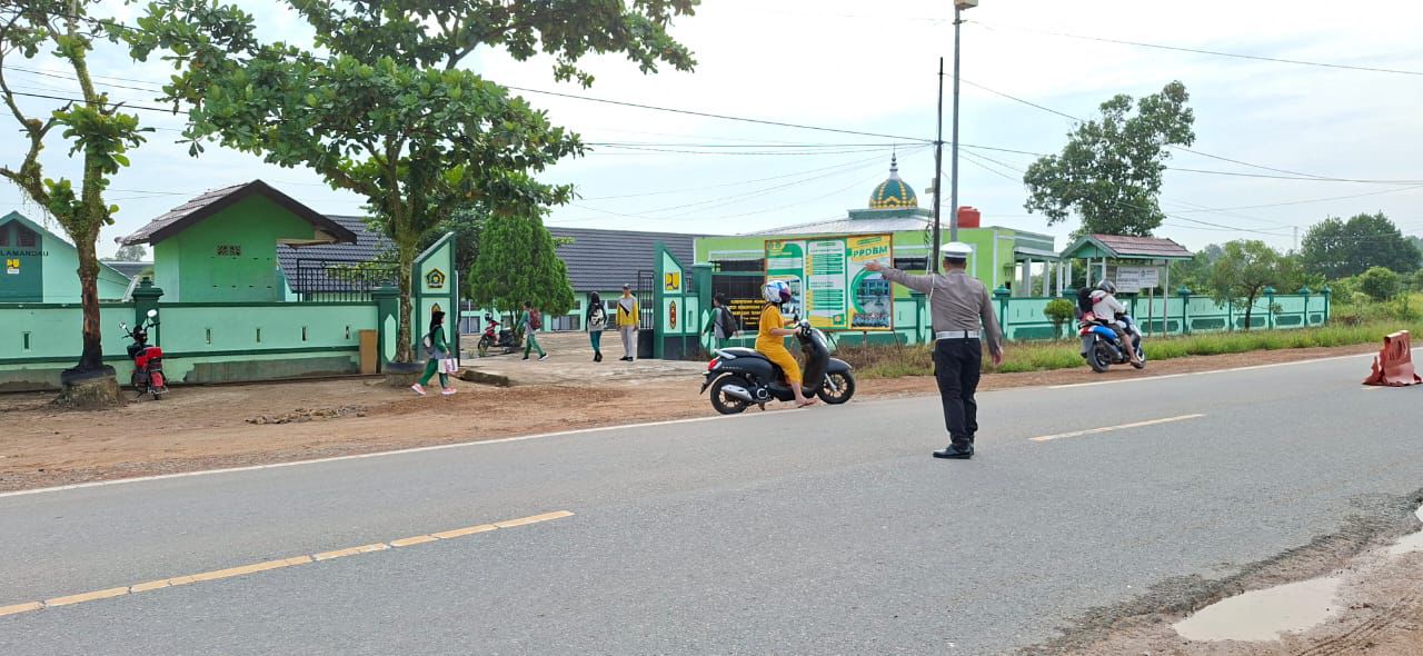 Sat Lantas Giatkan Gatur Lalin di Sekolah Mts Negeri