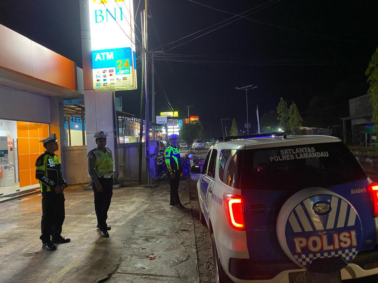 Sat Lantas Polres Lamandau Gelar Patroli Malam di Objek Vital Demi Ciptakan Kamtibmas Kondusif
