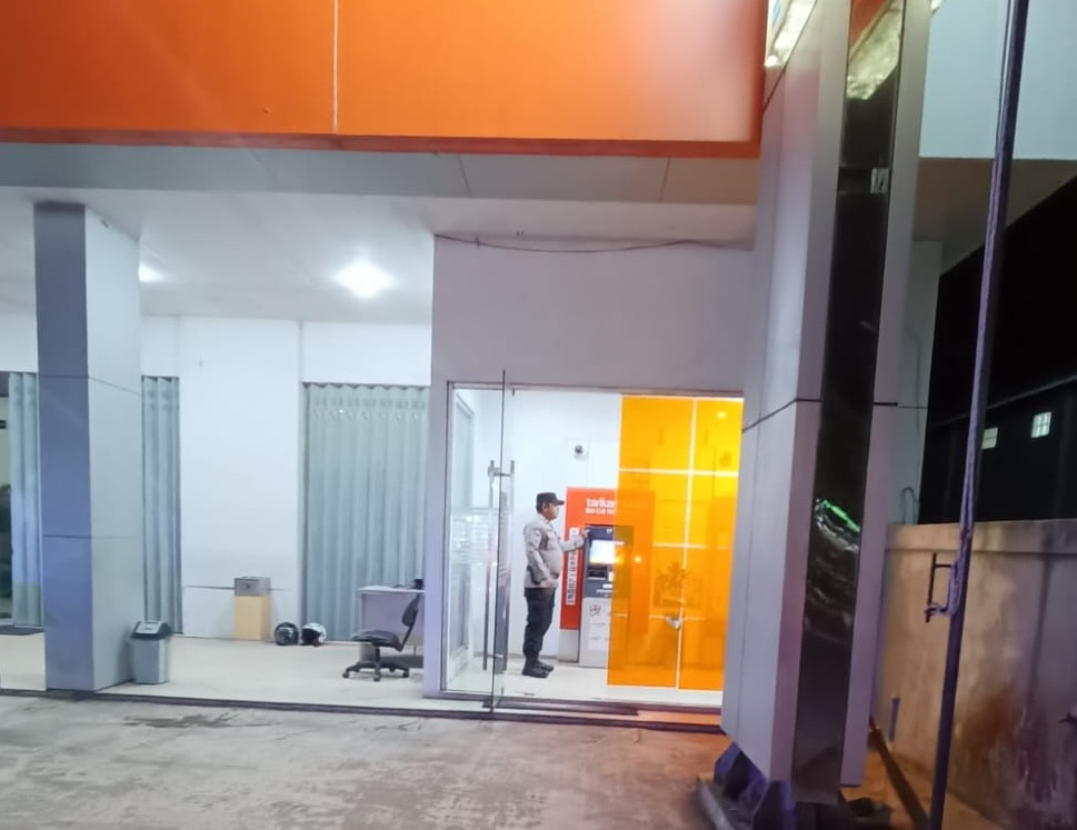 Piket Malam Polsek Bulik Patroli ke Perbankan (ATM) diwilkum Polsek Bulik