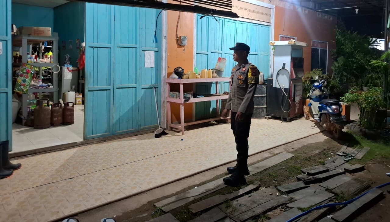 Personel Polsek lamandau melaksanakan sambang kerumah warga