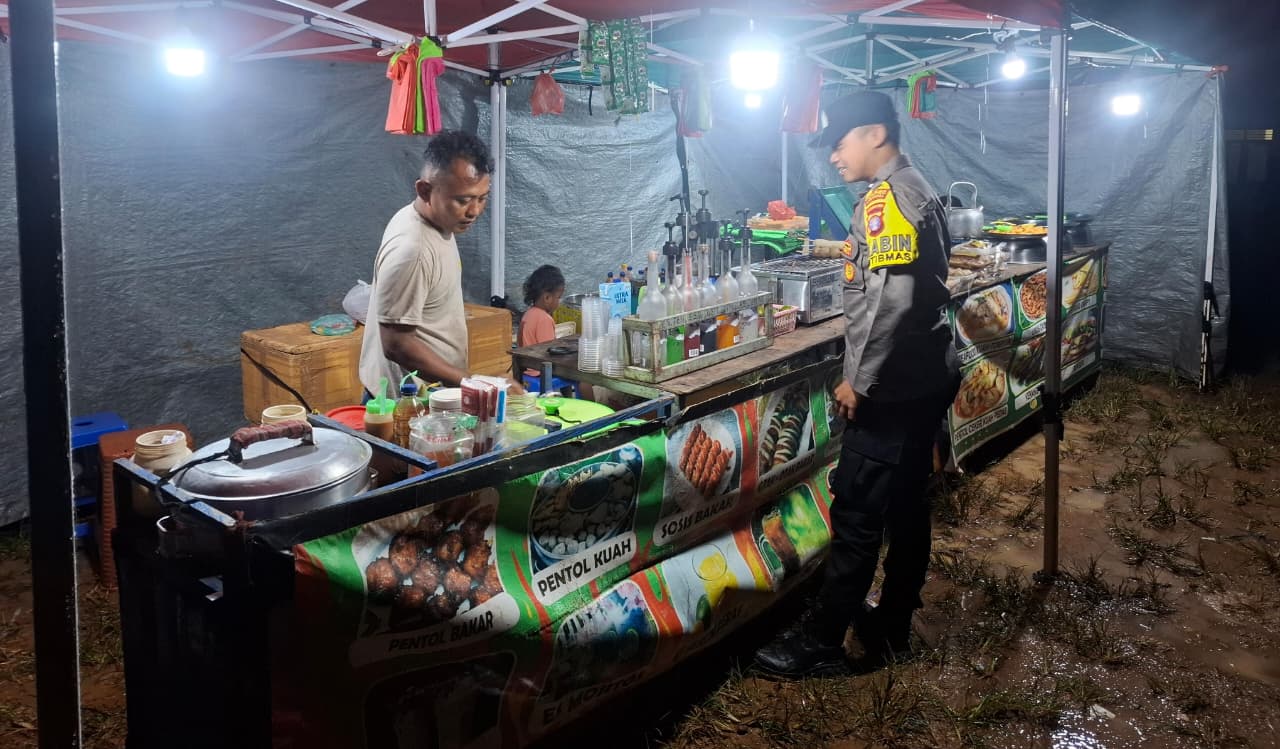 Piket Polsek Lamandau Silaturahmi Ke Pedagang