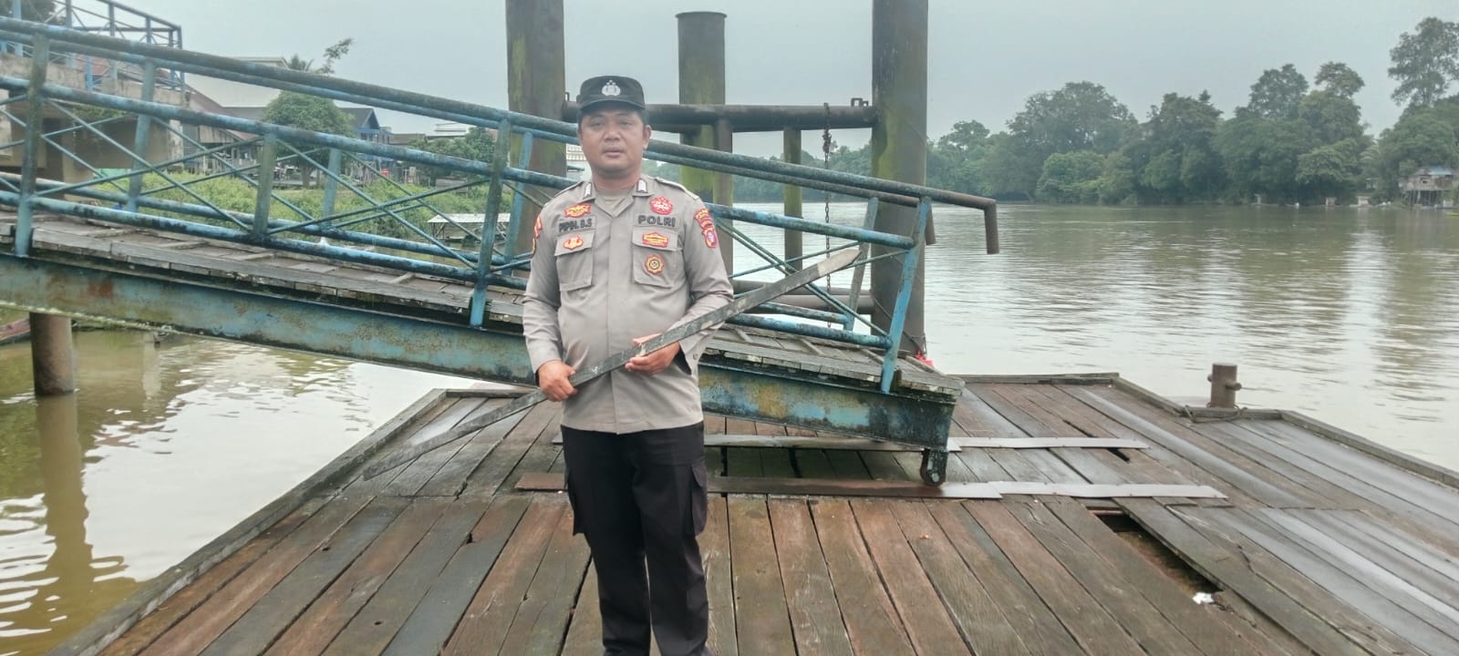 Piket Polsek Bulik Cek debit air di Kelurahan Nanga Bulik
