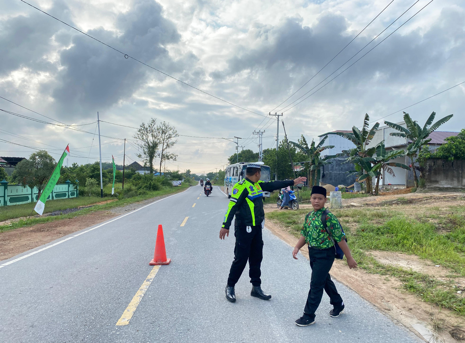 Sat Lantas Giatkan Gatur Lalin di Sekolah Mts Negeri