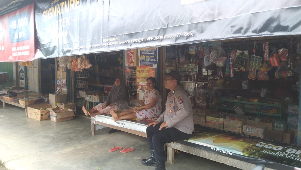 Piket Polsek Delang Silaturahmi Ke Masyarakat