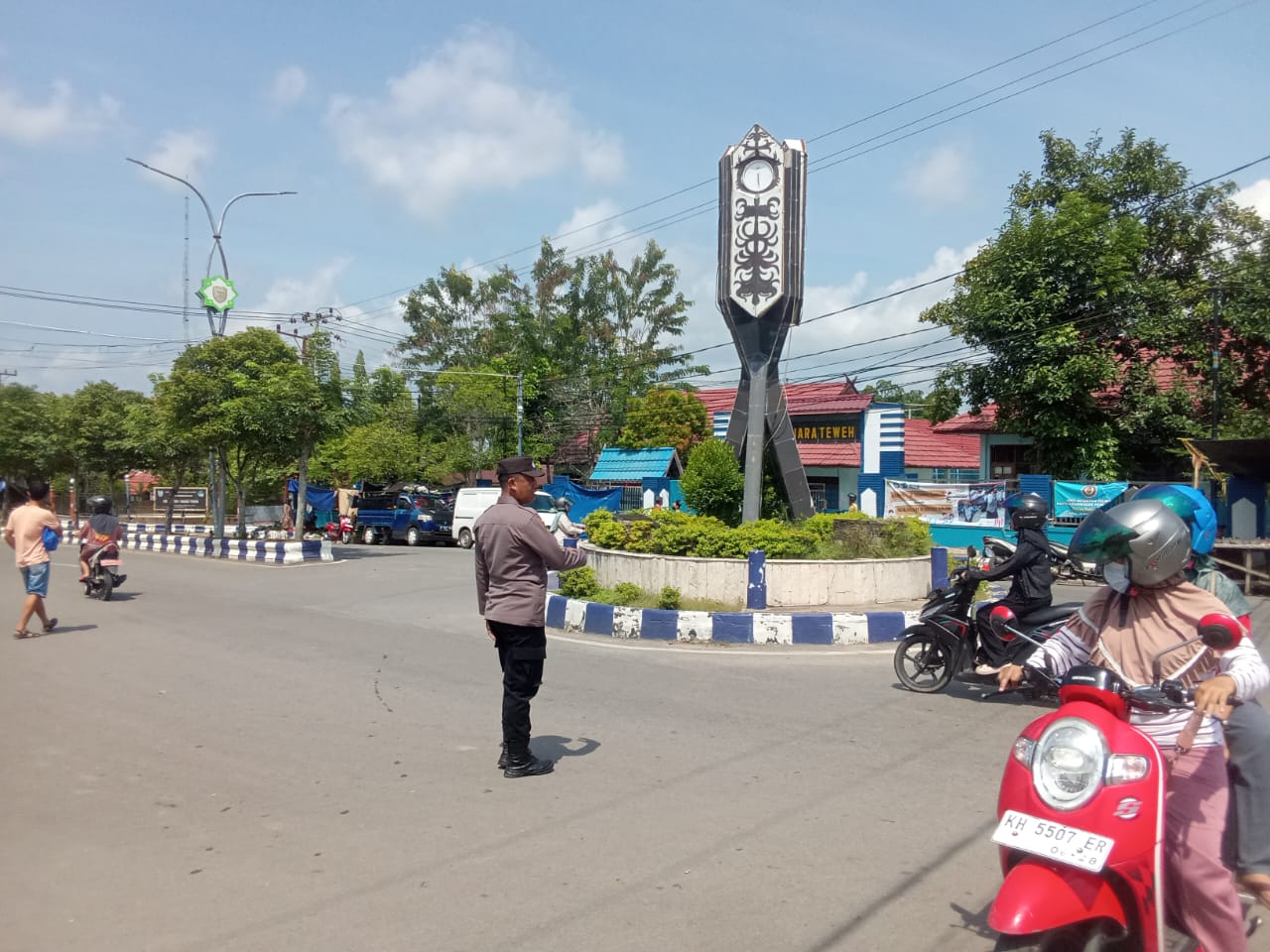 Ciptakan Situasi Kamtibmas Yang Kondusif Di Wilayah Hukum Teweh Tengah, Polsek Teweh Tengah Laksanakan Patroli Kamtibmas