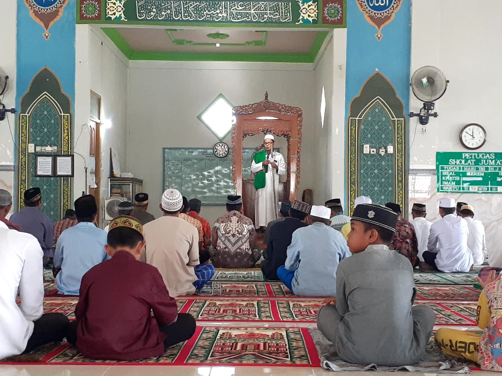 **Polsek Montallat* *Melaksanakan Pengamanan Ibadah Sholat Jum’at Diwilkum Montallat **