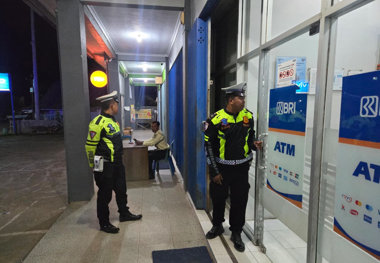 Sat Lantas Polres Lamandau Gelar Patroli Malam di Objek Vital Demi Ciptakan Kamtibmas Kondusif