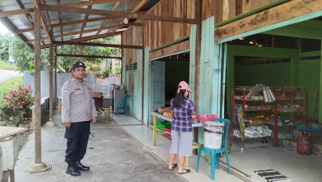 Piket Polsek Delang Silaturahmi Ke Masyarakat