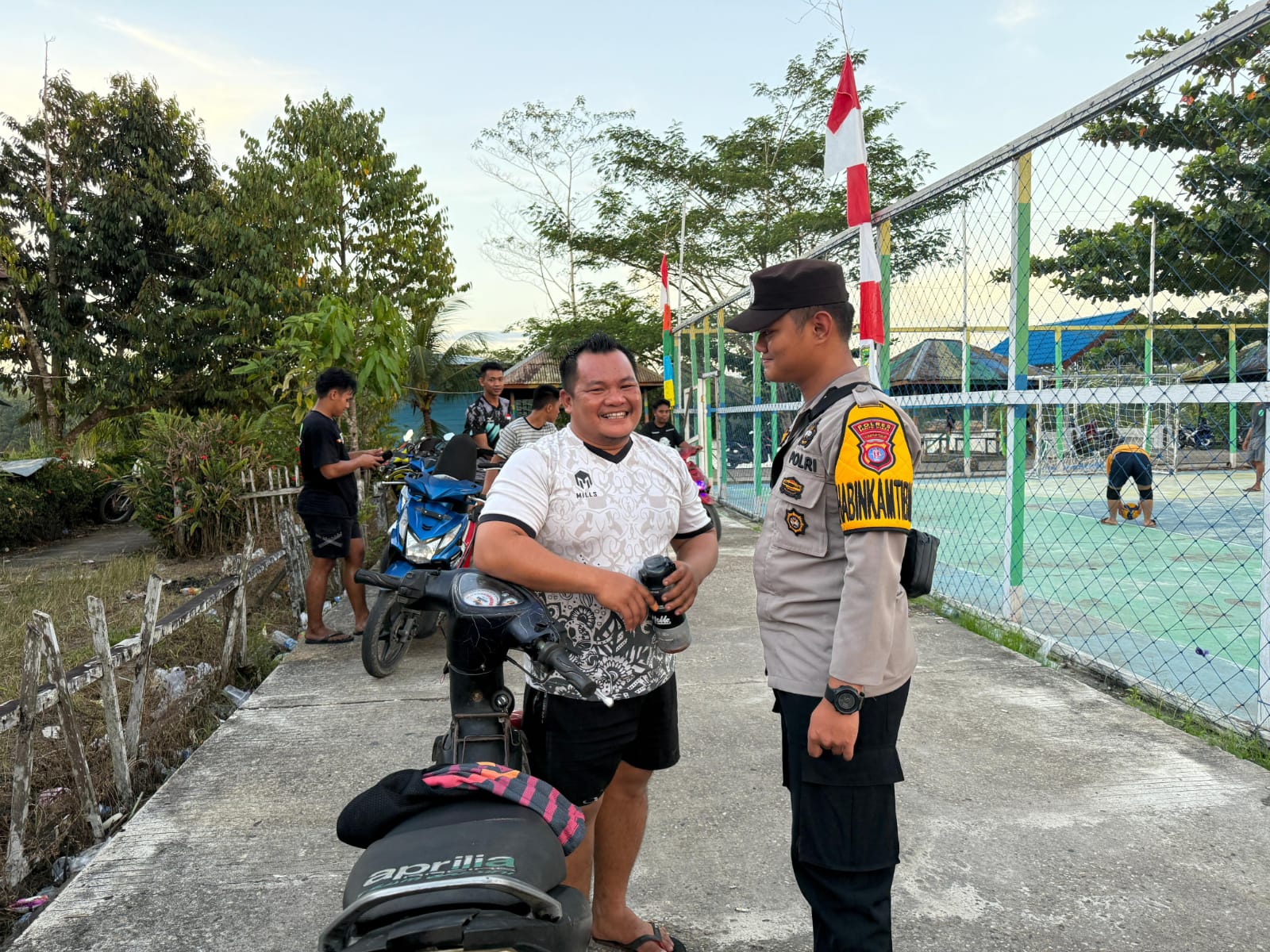 **Polsek Montallat Perkuat Kedekatan Dengan Masyarakat Melalui Sambang DDS**